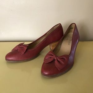 Vintage Red Bow Pumps